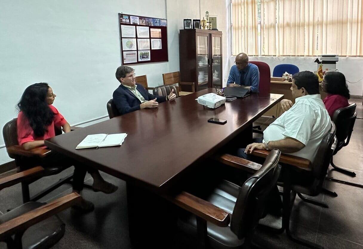 Prof Chris Woods’ visit to the Duke-Ruhuna Centre for Infectious Diseases